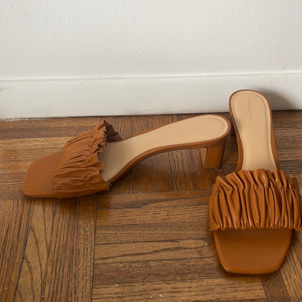 Brand new size 9.5 Reformation leather ruched heeled sandal